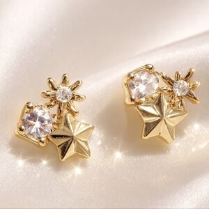 Gold Starburst Stud Earrings with Sparkling Crystal – Elegant Women Jewelry